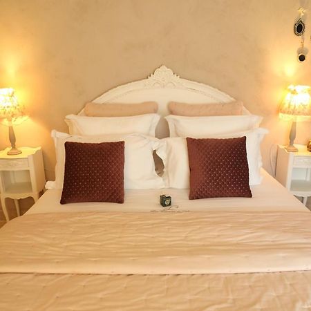 Maison D'Hotes "Les Ecuries Du Mas" Lamanon Экстерьер фото